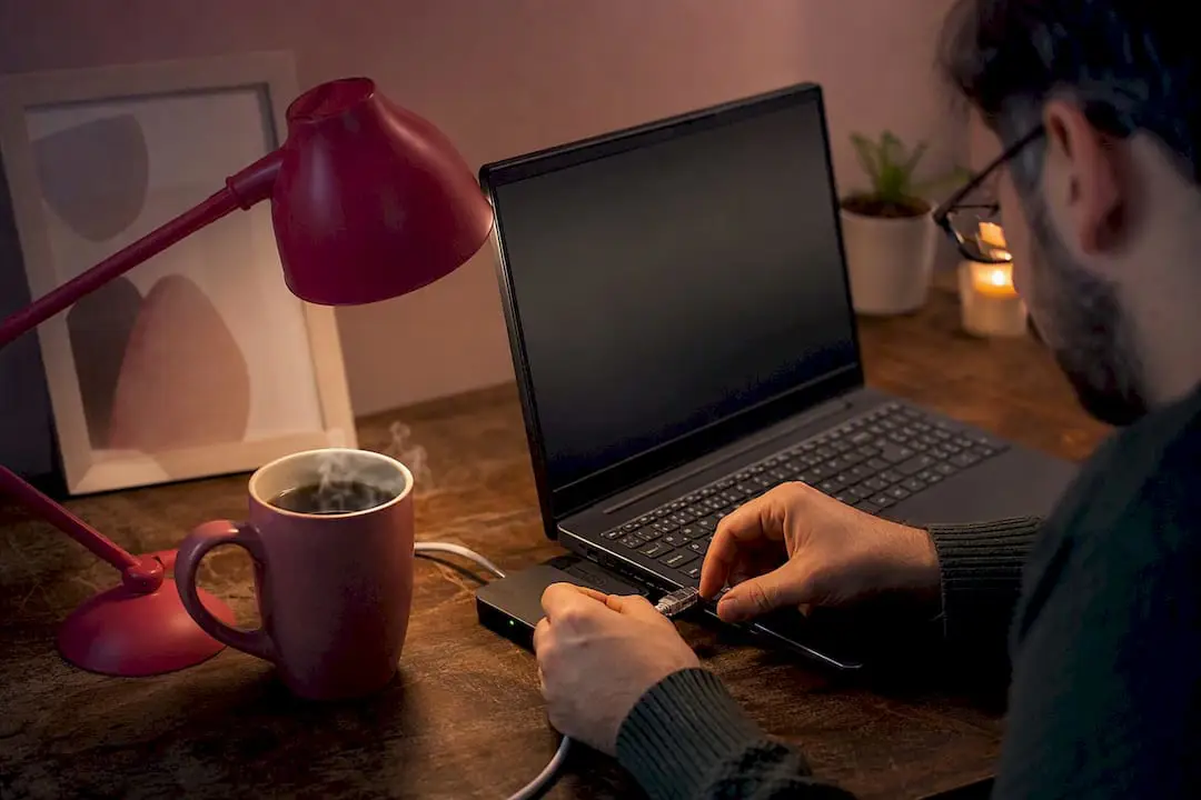 Keep Your Support Email: Outlook Helpdesk Setup for Small IT Teams